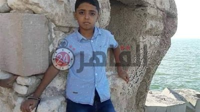 مصرع تلميذ صدمته سيارة أثناء عبوره الطريق بالمنيا