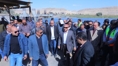 وزير النقل يتابع تنفيذ محوري ديروط وسمالوط على النيل بمحافظتي أسيوط والمنيا بتكلفة 3.2 مليار جنيه