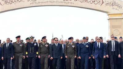 السيسي يتقدم الجنازة العسكرية للفريق أحمد نصر قائد القوات الجوية (صور)