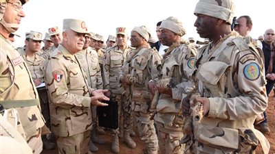 رئيس الأركان يشهد المرحلة الرئيسية لمشروع مراكز القيادة الخارجي “بشير 21”