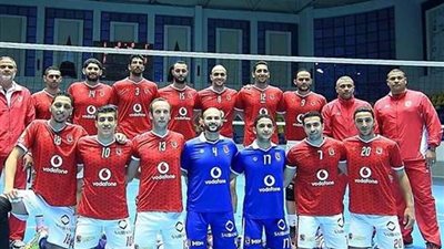 الأهلي يتغلب على بطل البحرين ويحجز مقعدًا في نصف نهائي البطولة العربية للطائرة