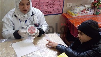 فحص 200 ألف طالب وطالبة بالمبادرة الرئاسية لعلاج أمراض سوء التغذية بمدارس البحيرة (صور)