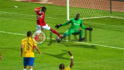 “الأرض تلعب مع أصحابها” سقوط أصحاب المركز الأول بدوري أبطال إفريقيا (فيديو)