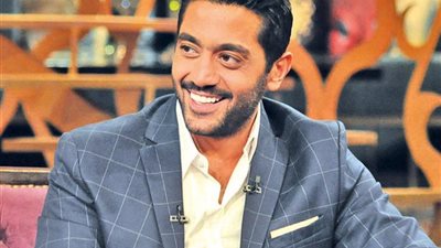 أحمد فلوكس يثير تساؤلات الجمهور حول زيجة جديدة بعد هنا شيحة (صورة)