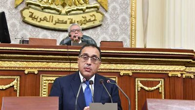 الحكومة: نواجه ارتفاعًا بالأسعار وخروج تدفقات مفاجئة من المحافظ الاستثمارية في ظل تدهور الظروف العالمية 