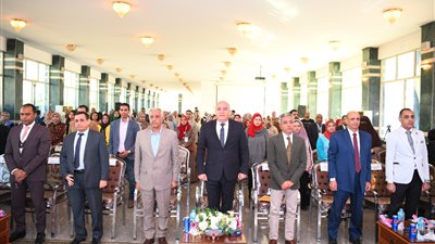 انطلاق فعاليات الجلسة الافتتاحية للمؤتمر العلمي الأول للصيادلة في قنا 