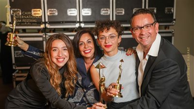 بعد حصد الفيلم 3 جوائز.. المخرج الفلسطيني فراس خوري بطل فيلم علم: شكرا مهرجان القاهرة
