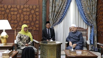 محافظ جاوا بإندونيسيا: نتابع بكل شغف وتقدير خطابات شيخ الأزهر.. وننوي ترجمتها