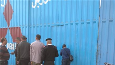 غلق وتشميع مخزن قطع غيار سيارات بالمطرية لإدارته دون ترخيص