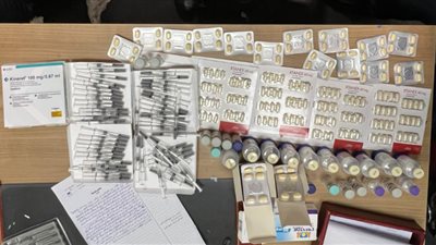 إحباط محاولة تهريب كمية من الأدوية بمطار القاهرة