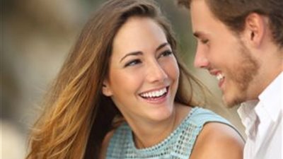 الإفتاء: الله حث الأزواج على الشفقة والحنان.. وأوجب على كلاهما التعامل بالمودة والرحمة