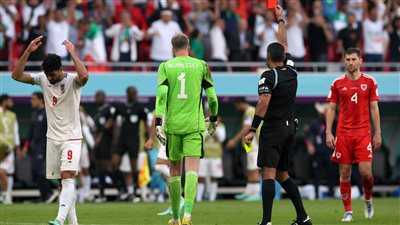 حارس مرمى منتخب ويلز يتلقى أول بطاقة حمراء في كأس العالم 2022