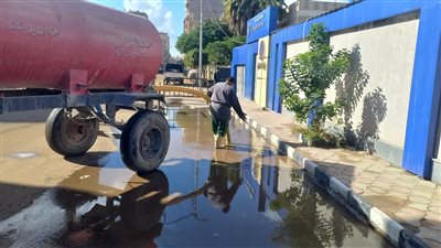بعد موجة من الطقس السيئ.. كسح مياه الأمطار بعدة مناطق في كفر الشيخ | صور 