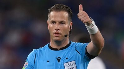  الهولندي داني ماكيلي حكمًا لمباراة إسبانيا وألمانيا