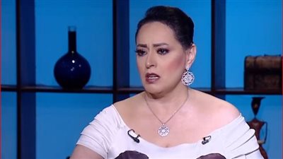 رانيا يوسف أفضل من روبي في الإغراء.. أبرز تصريحات هند عاكف التلفزيونية