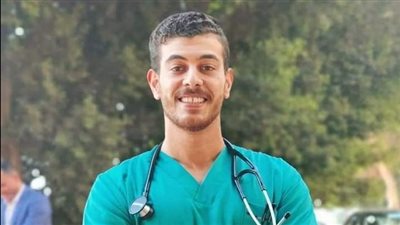 تخرّج من الدنيا بدلًا من الكلية.. عضو هيئة تدريس بطب الأزهر بأسيوط تنعي وفاة طالب بكلمات مؤثرة 