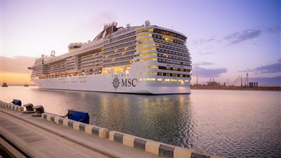 في أولى رحلاتها.. وصول السفينة السياحية Splendida إلى ميناء السخنة | صور