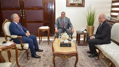 رئيس الهيئة الوطنية للصحافة يستعرض أبرز تحديات المؤسسات القومية خلال لقائه بوزير التنمية المحلية