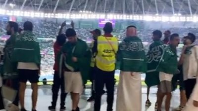 الحزن يخيم على جماهير السعودية عقب الخسارة أمام بولندا في كأس العالم | بث مباشر
