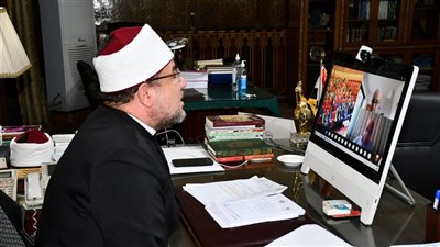 مختار جمعة: الأوقاف معنية بالتثقيف الرقمي للأئمة والواعظات والاستخدام الأمثل للساحة الرقمية