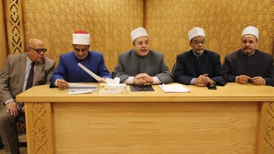 رئيس قطاع المعاهد الأزهرية يكرم مديري التعليم الثانوي المتميزين 