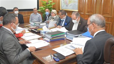 محافظ القليوبية يترأس اجتماع لجنة اختيار القيادات التعليمية