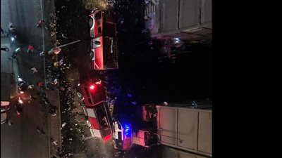 السيطرة على حريق في عشة أقامها مواطن وسط عمارات سكنية ببورسعيد| صور