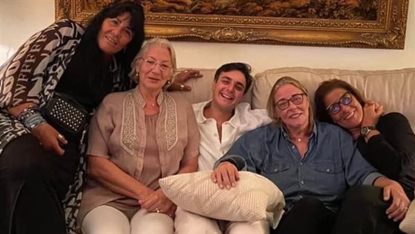 ميرفت أبو عوف وعائلتها