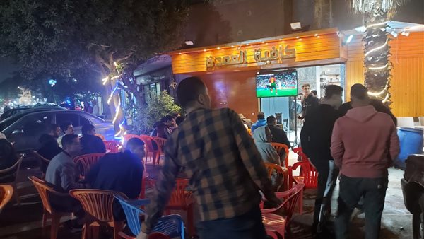 غلق وتشميع المقاهي