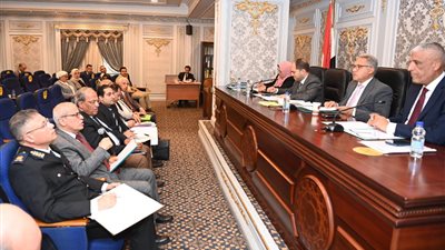 رئيس محلية النواب: إقامة المحال التجارية أسفل الكباري والمحاور لابد أن يكون بأكواد محددة