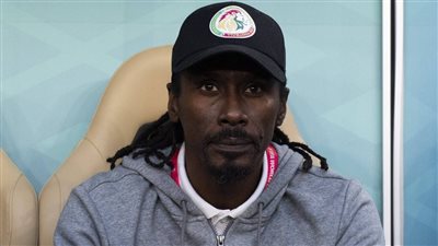 نجم السنغال يقرر تمثيل غينيا.. وأليو سيسيه يرد: يعلم أنني أعوّل عليه