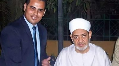 صاحب تريند أجمل خط روشتة: أنتمي لعائلة شيخ الأزهر.. وأوصاني بالاهتمام بالفقراء والمحتاجين