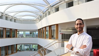 باحث فيزيائي مصري بألمانيا: نطور جيلًا مصغرًا من الليزر يُمكنه إنشاء معمل بحجم الموبايل.. وروسيا نقطة تحول │ حوار