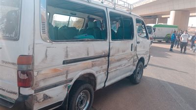 إصابة 5 أشخاص في انقلاب ميكروباص بأسوان