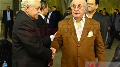 يحيى حسين عبد الهادي وجورج إسحاق وخالد داوود يؤدون واجب العزاء في أمين إسكندر