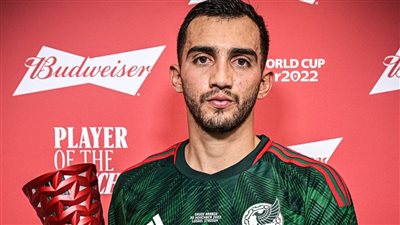 تشافيز أفضل لاعب في مباراة السعودية والمكسيك