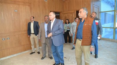 محافظ أسيوط يتابع أعمال التشطيبات النهائية لمبنى حي غرب ومركز معلومات شبكات المرافق الجديد 