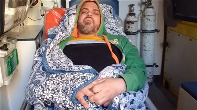 طريح الفراش.. وكيل الصحة بالغربية يستجيب لـ القاهرة 24 ويوجه بعلاج الشاب حسن