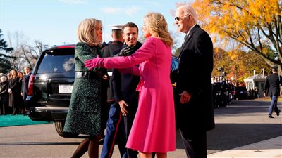 بايدن: الولايات المتحدة ملتزمة بالدفاع المشترك مع فرنسا