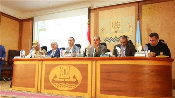 محافظ كفر الشيخ خلال