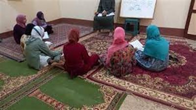 الإفتاء عن تحفيظ الرجل القرآن للفتيات بعد البلوغ: مباح.. وليس لمن سلك سبيل الورع إلزام الناس به