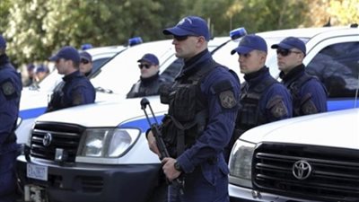 عبوتان ناسفتان تستهدفان سيارتين للسفارة الإيطالية في اليونان