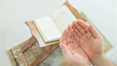 دعاء الجمعة للمتوفي.. من يموت يوم الجمعة أو ليلتها وقاه اللَّه فتنةَ القبر