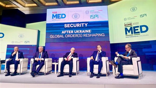 حضور السفير حسام