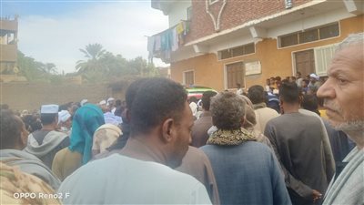 تشييع جثامين 7 ضحايا في حادث الأقصر إلى مثواهم الأخير بأسوان | صور