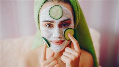 فوائد الخيار قبل النوم للبشرة.. ماسكات متنوعة للترطيب والتفتيح والنعومة