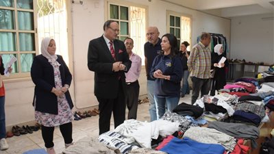 جامعة القاهرة تنظم معرضًا للملابس الطلابية بأسعار رمزية