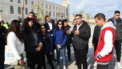 الإسكان تنظم زيارة لطلاب الأكاديمية العربية للعلوم والتكنولوجيا إلى العلمين الجديدة