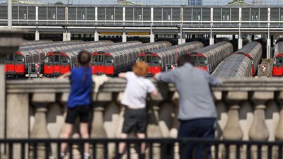 رئيس حزب المحافظين البريطاني: الحكومة تدرس استدعاء الجيش حال استمرار إضراب العمال