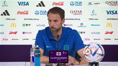 ساوثجيت يدعم رحيم ستيرلينج ويشيد بلاعبي إنجلترا 